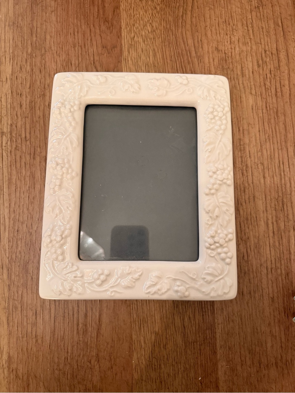 Easton White Ceramic 5x7 Picture Frame with Embossed Grape Vine made in Greece